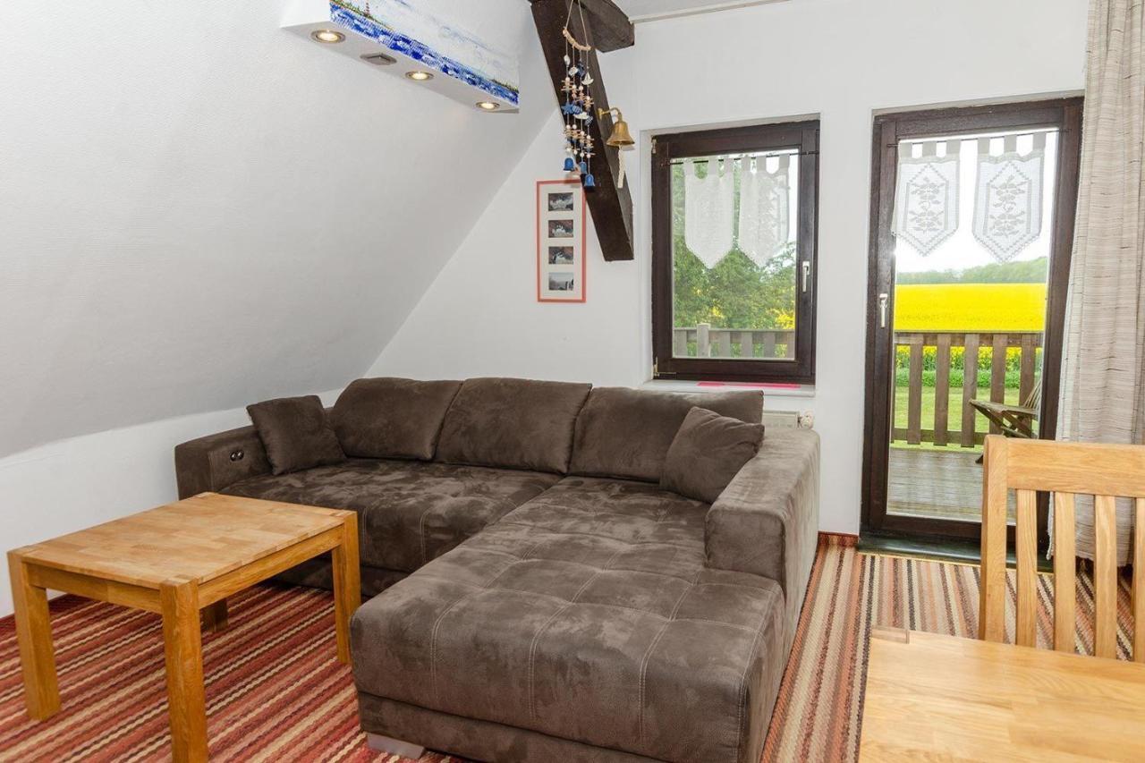 3-R-Ferienwohnung-Fuer-4-Personen-In-Schaprode-Auf-Ruegen-Zi3 Exterior photo